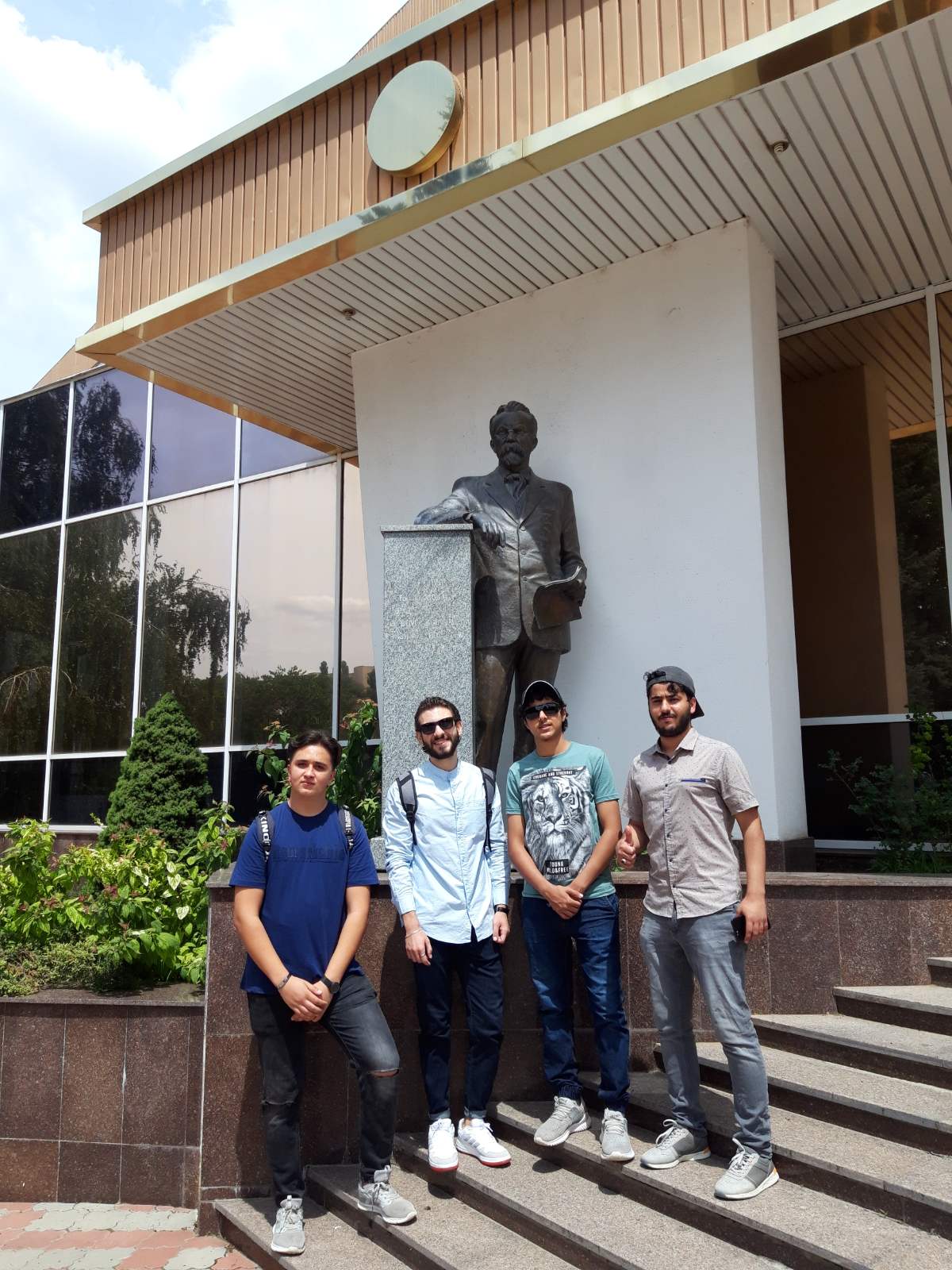 IMG-280b3231354f47d082c42539286d4f15-V