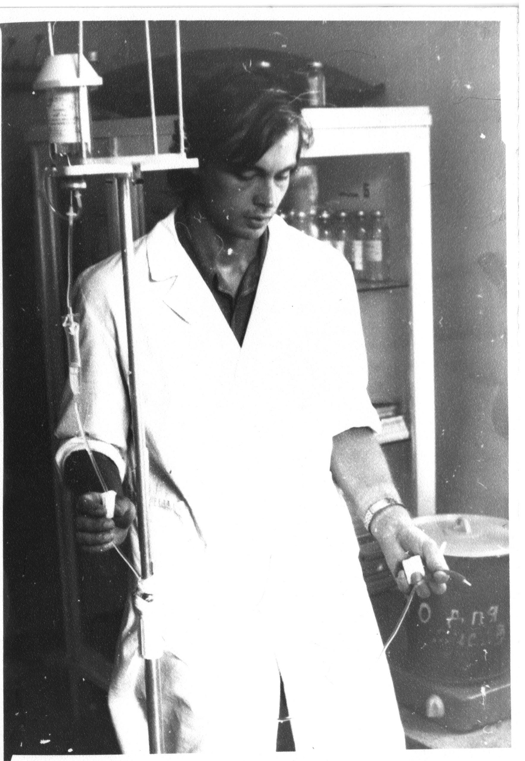 С ассистентом В.В. Опрышко_1981