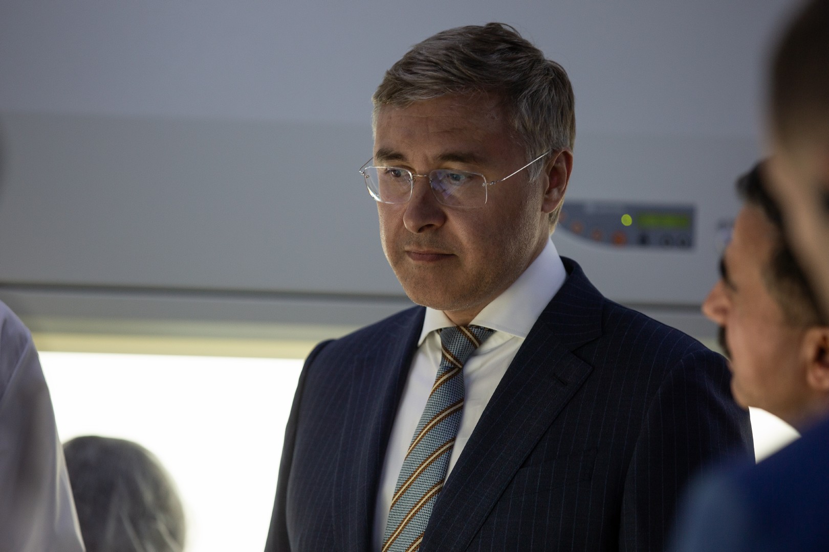 Министр в лаборатории микроклонального размножения растений