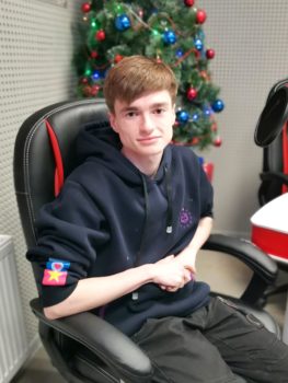 2021_12_03_v_fokuse_gost_v_studii_aleksandr_kabanov-263x350