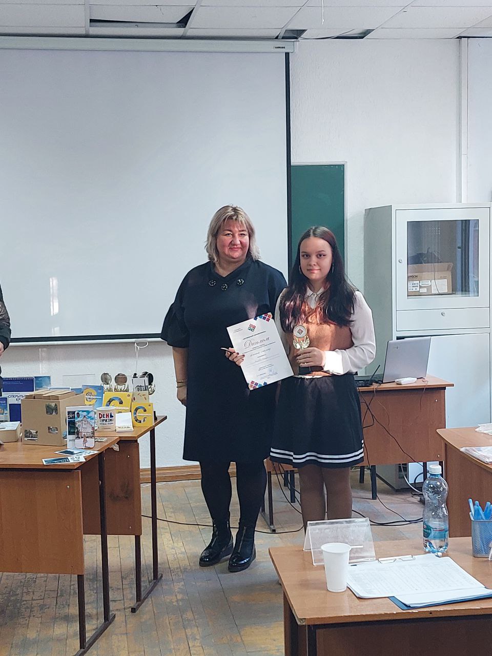 photo5294165779736016637