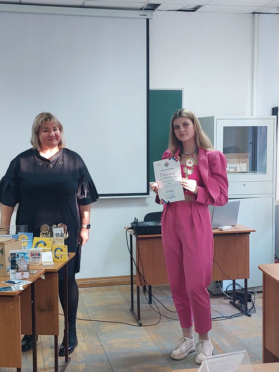 photo5294165779736016641