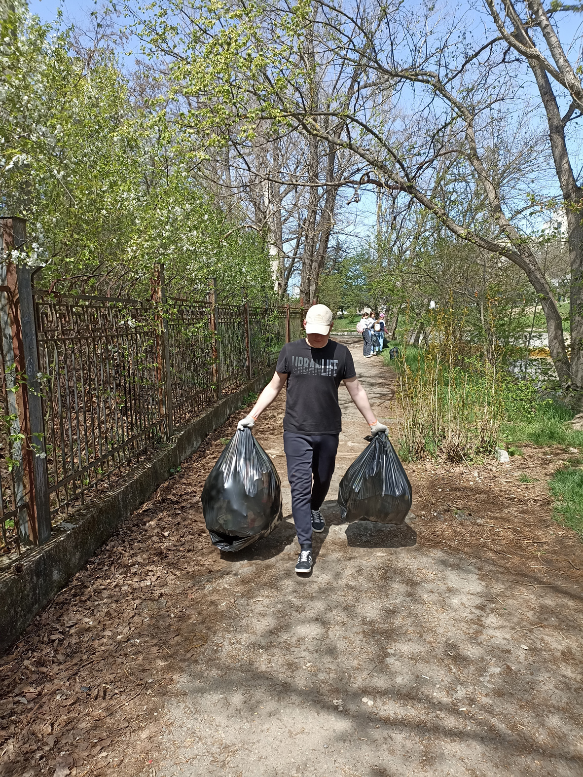 005_Уборка территории набережной Симферополя