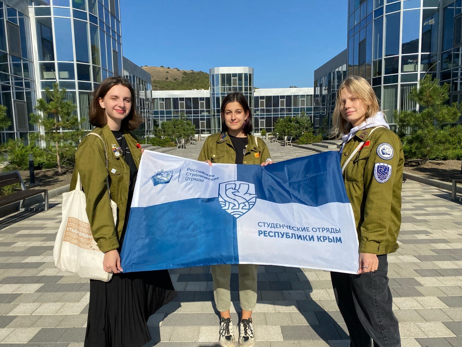 image-12-10-22-04-27-2