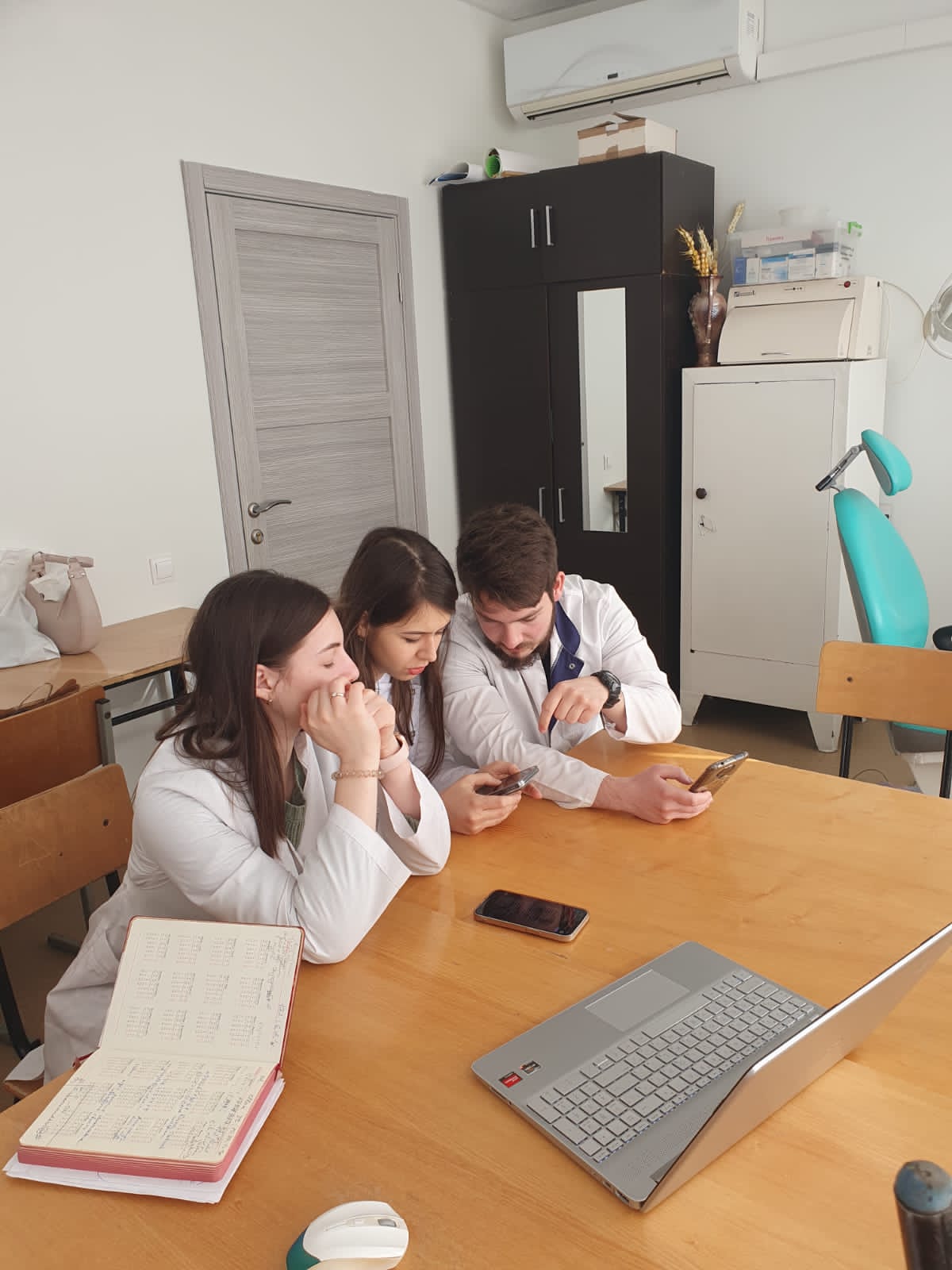 IMG-984da945529f69230b7e6397c9c2cc80-V