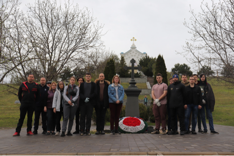 image-17-04-23-08-03-9