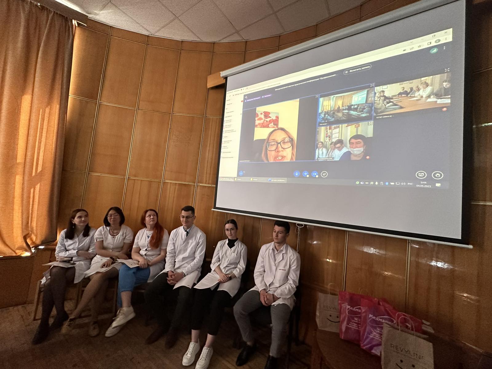 IMG-8b44e3477a69c2ce91df59ae2f75bfe4-V