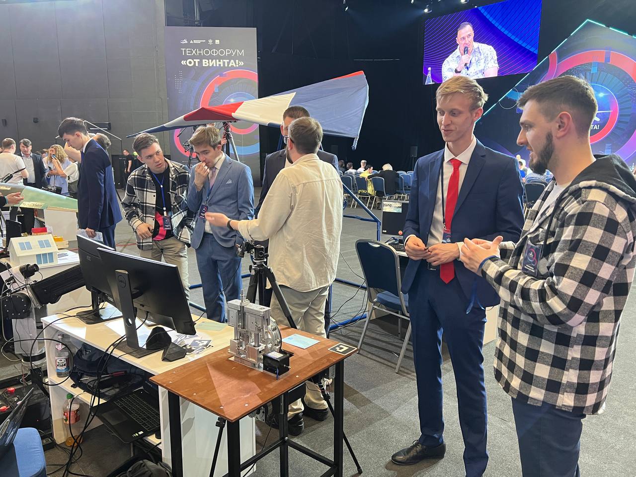 photo_5357357736641284513_y