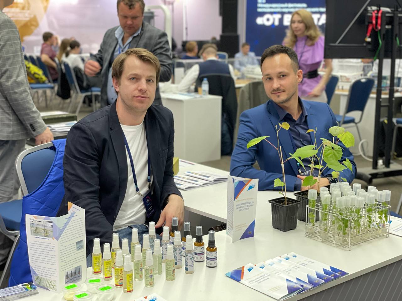 photo_5359380374179925078_y