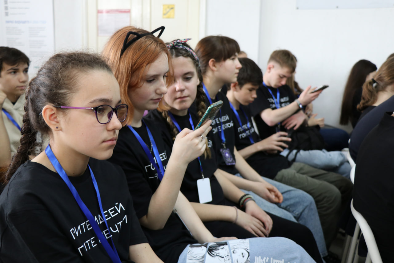 В Крыму прошло торжественное открытие школы подростков_1