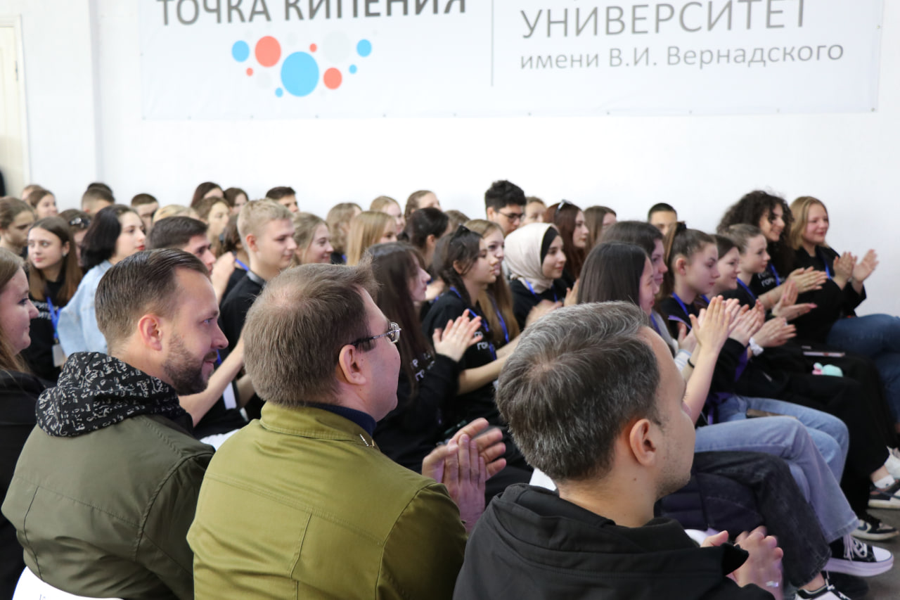 В Крыму прошло торжественное открытие школы подростков_3