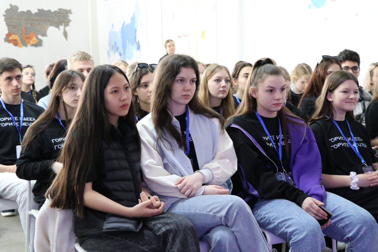 В Крыму прошло торжественное открытие школы подростков_4