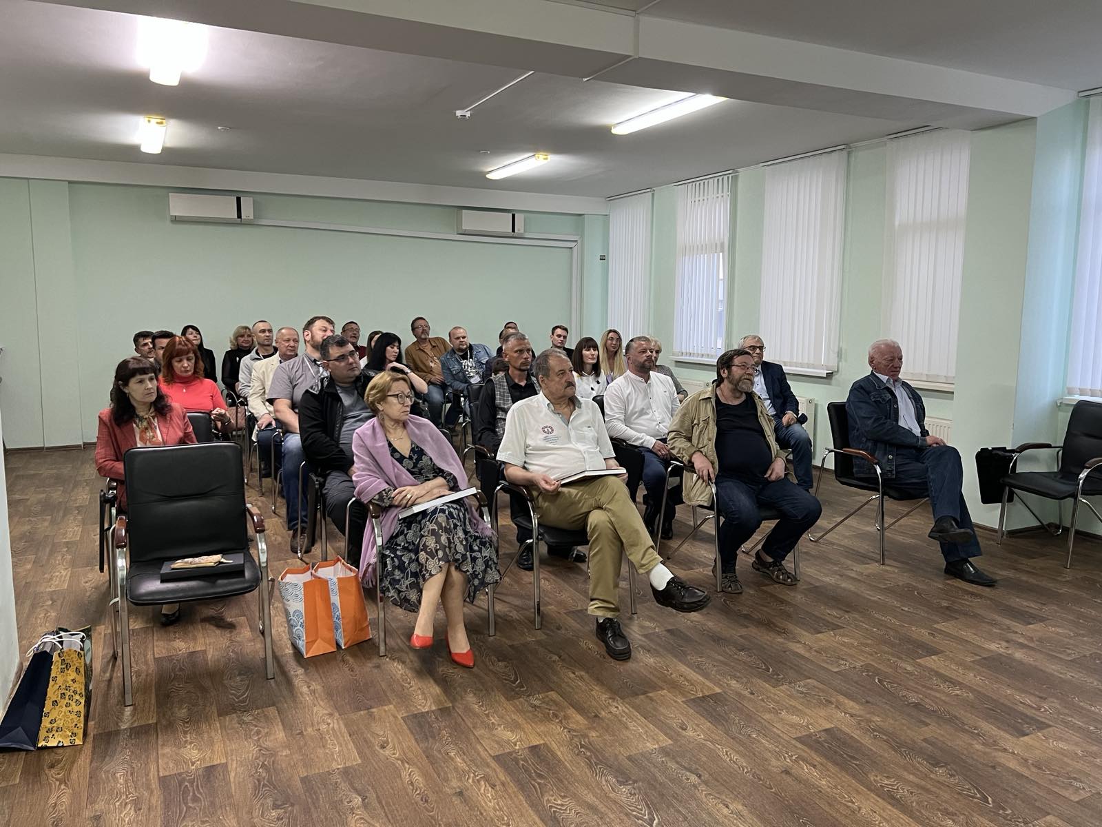 В зале заседаний