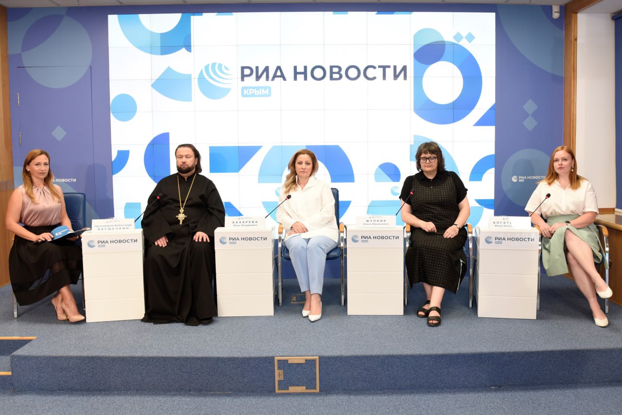 photo_5271733165549014117_y