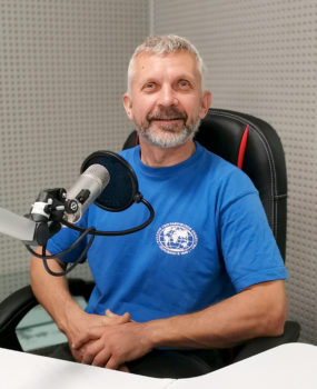 2024_04_18_v_fokuse_gost_v_studii_gennadij_samohin-285x350