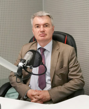 2024_04_26_chgu_gost_v_studii_dmitrij_potanin-285x350