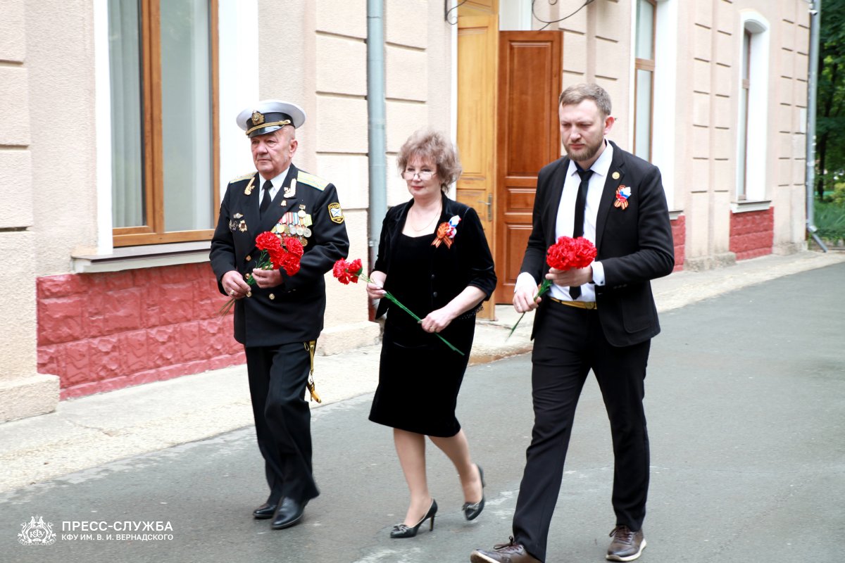 A8C2E185-BFF2-4F73-B02B-076A06C8EEFB