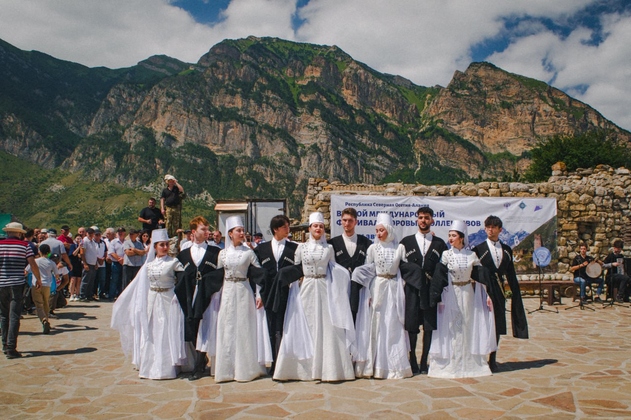 photo_5346131117331308785_y