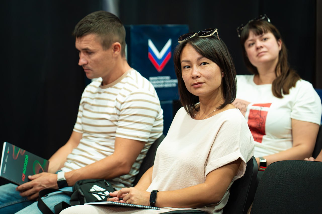 photo_5368335436826665129_y