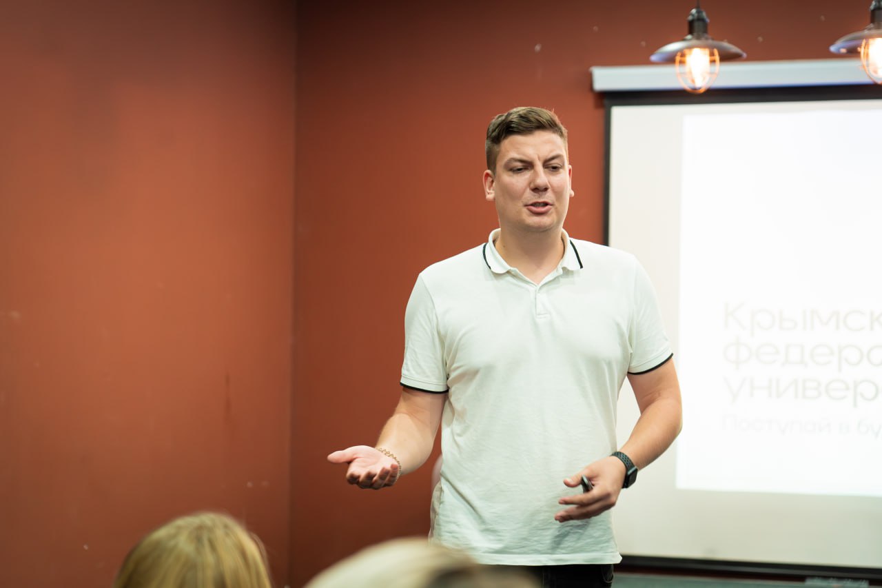 photo_5368335436826665133_y