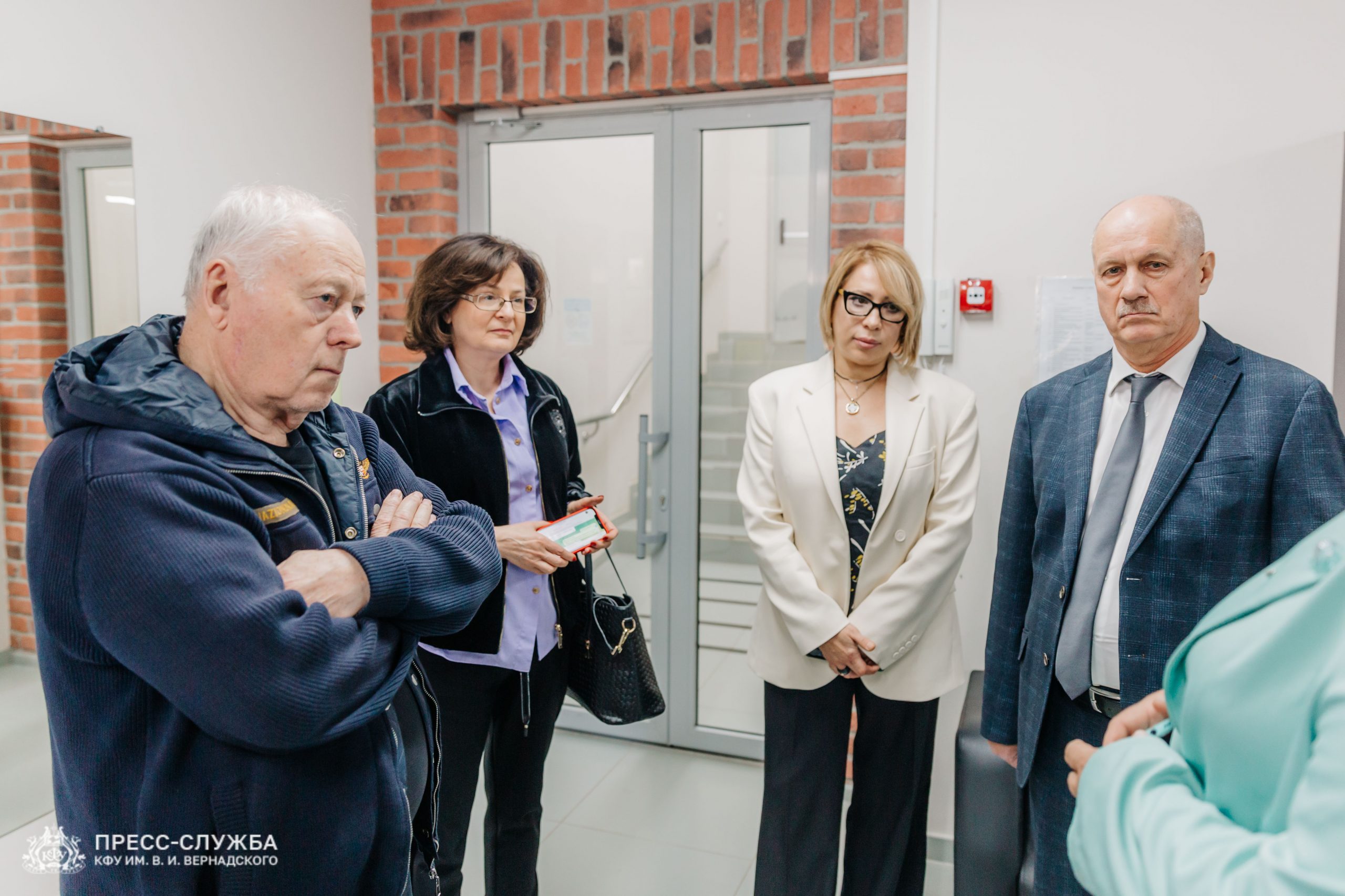 photo_5251352892894470627_y