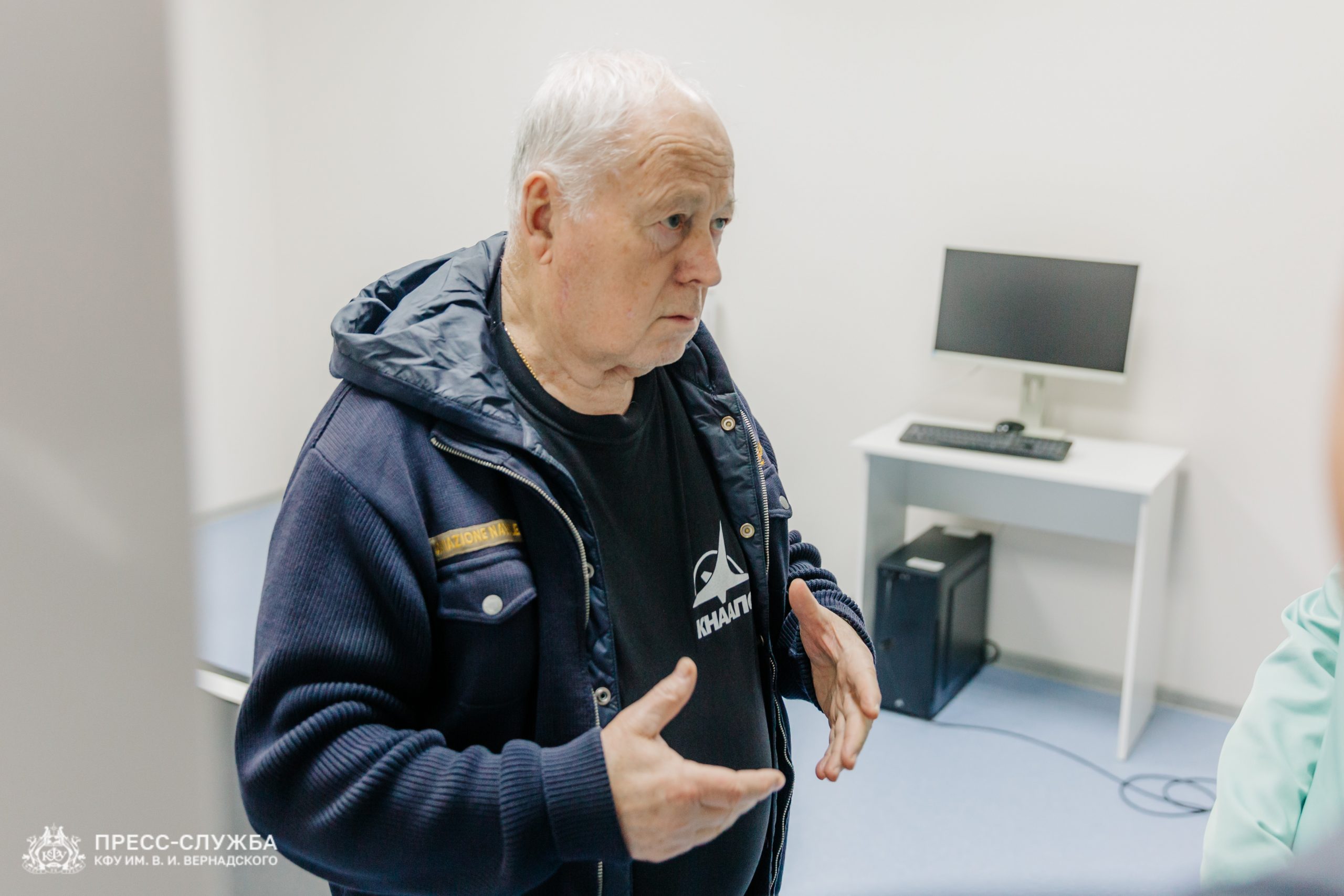 photo_5251352892894470627_y