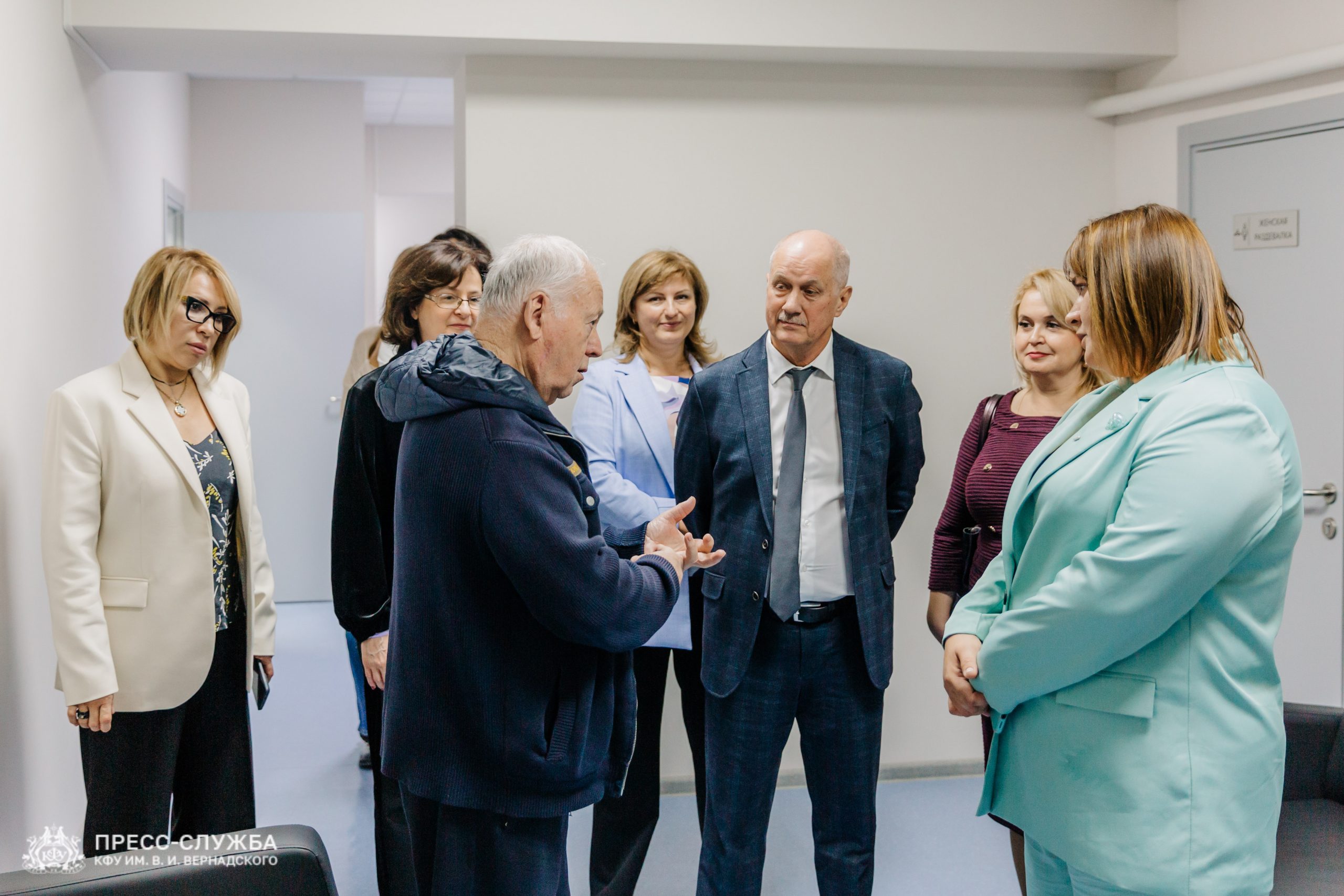 photo_5251352892894470627_y