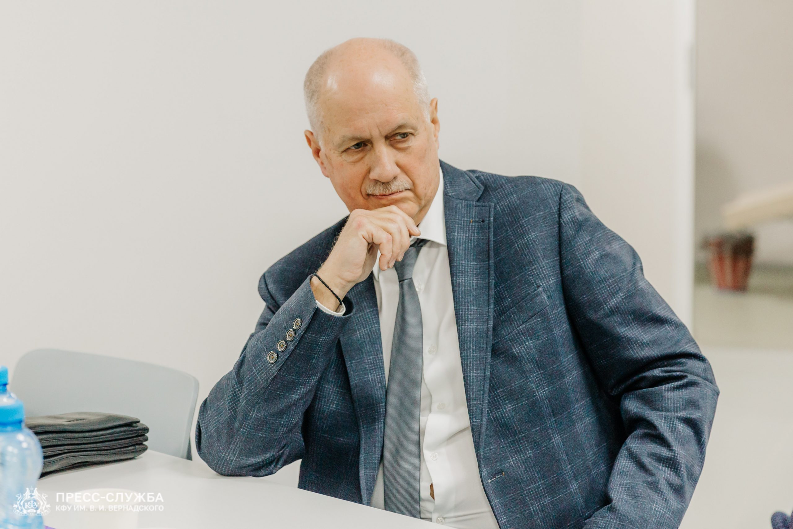 photo_5251352892894470626_y