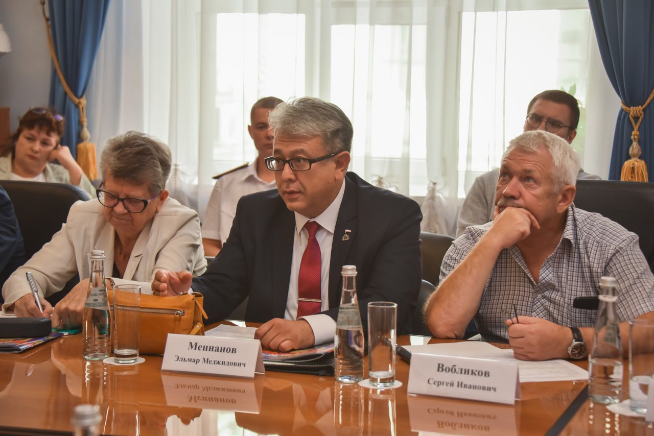 photo_5197352178887548406_y