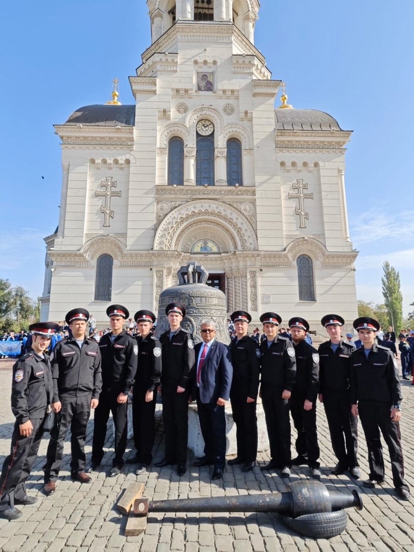 photo_5197352178887548409_y