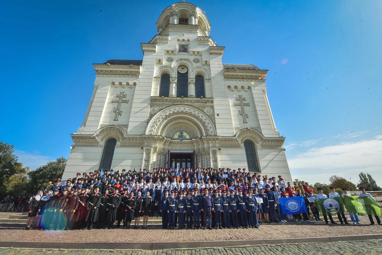 photo_5197352178887548411_y