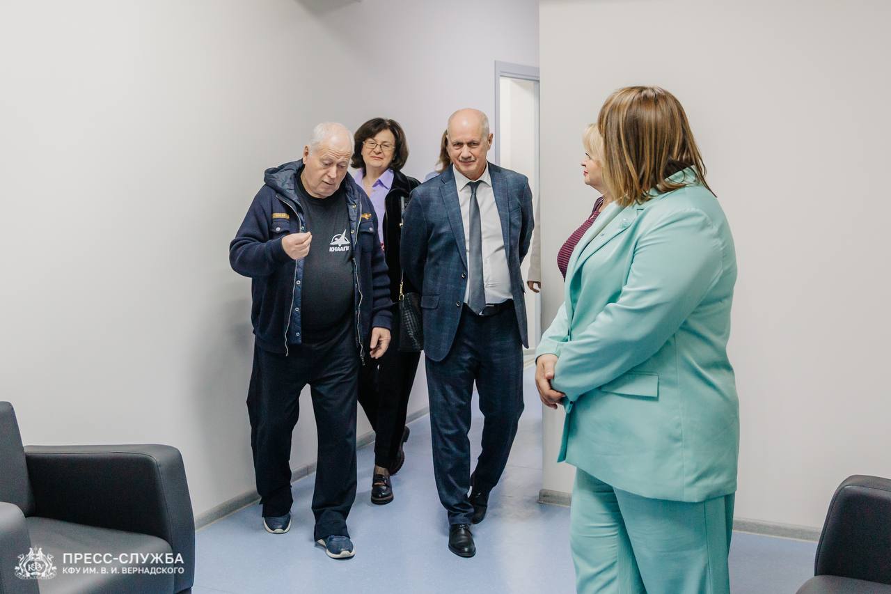 photo_5251352892894470627_y