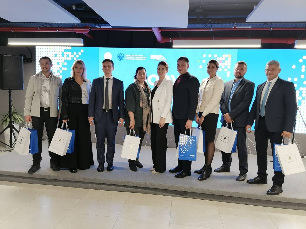 photo_5262614473238242052_y