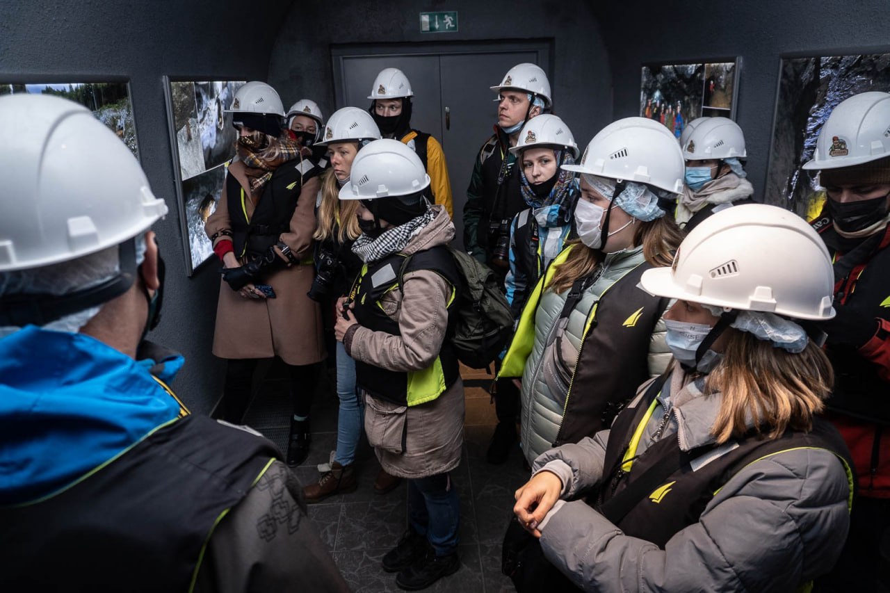 photo_5328221331340256482_y