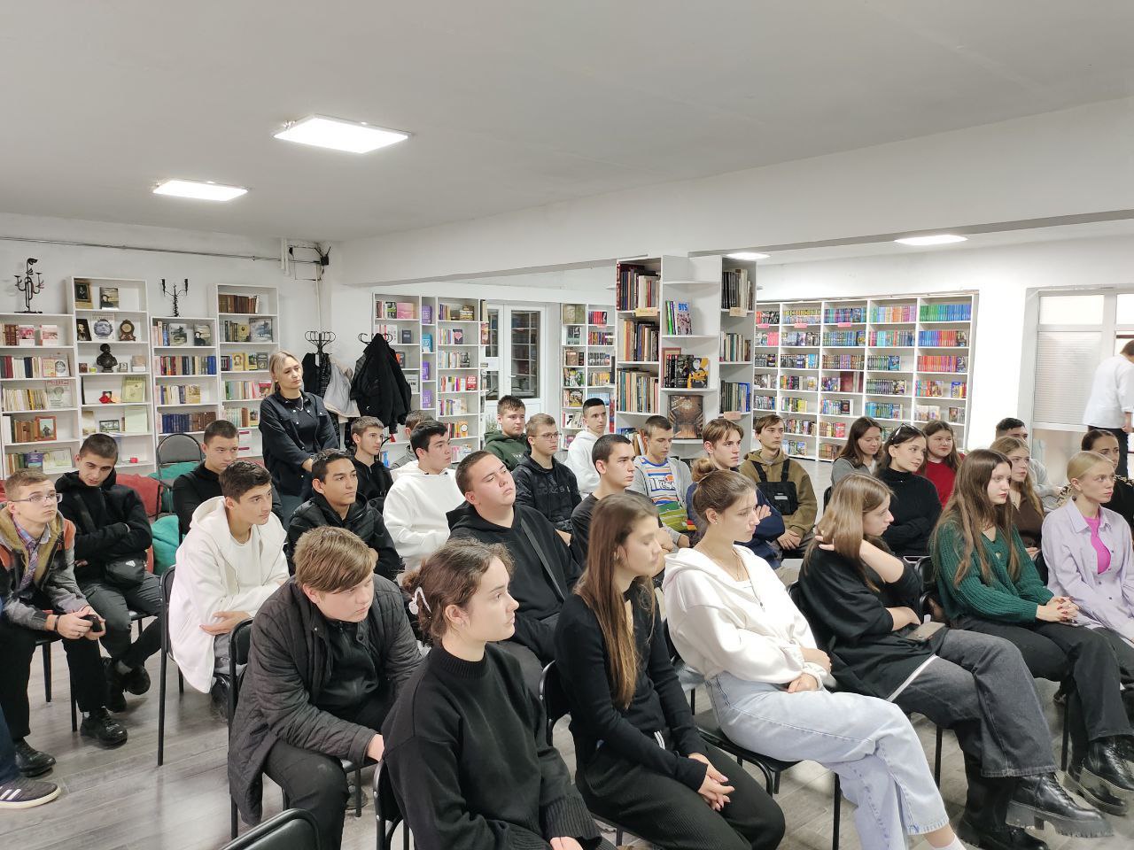 photo_5334924392309845146_y