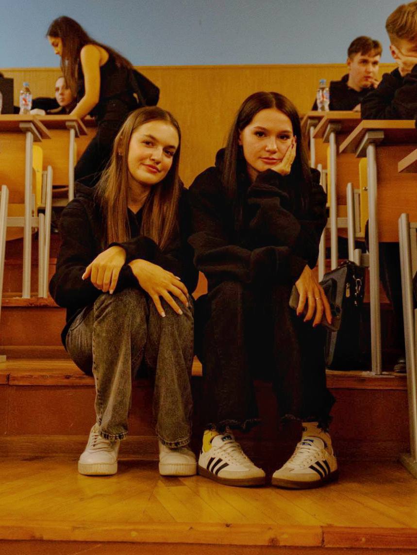 photo_5341311077398473603_y