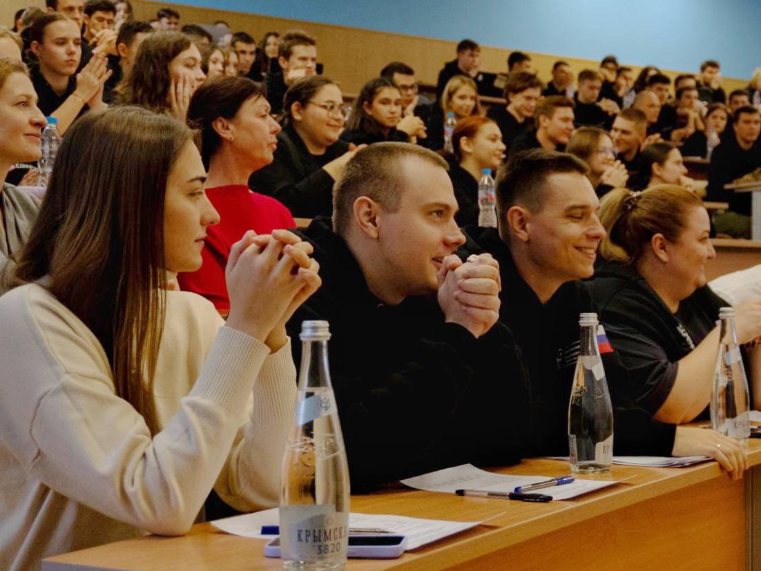 photo_5341311077398473605_y