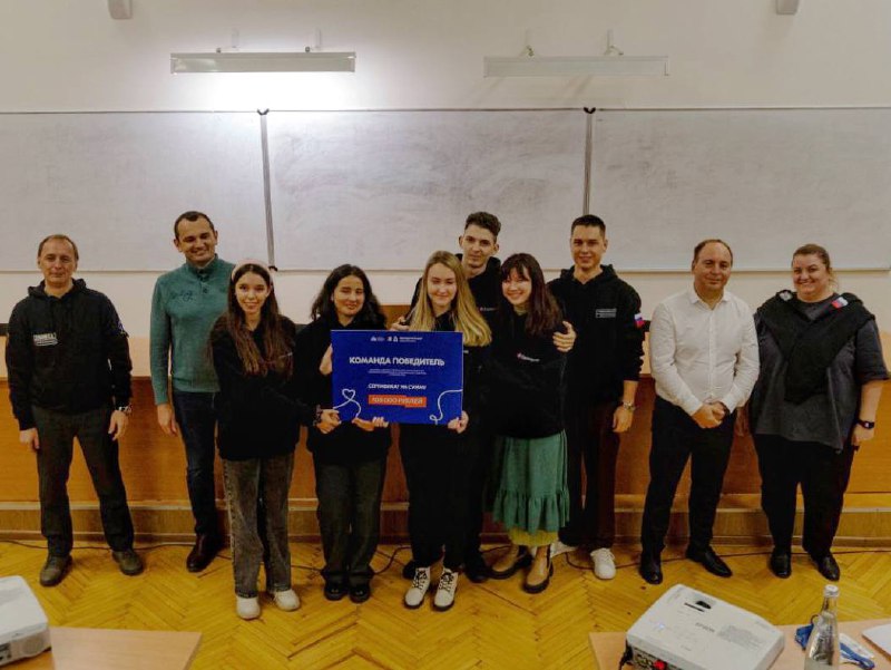 photo_5341311077398473606_x