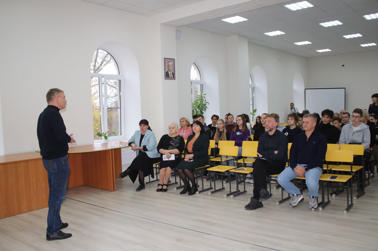 photo_5341311077398473814_y