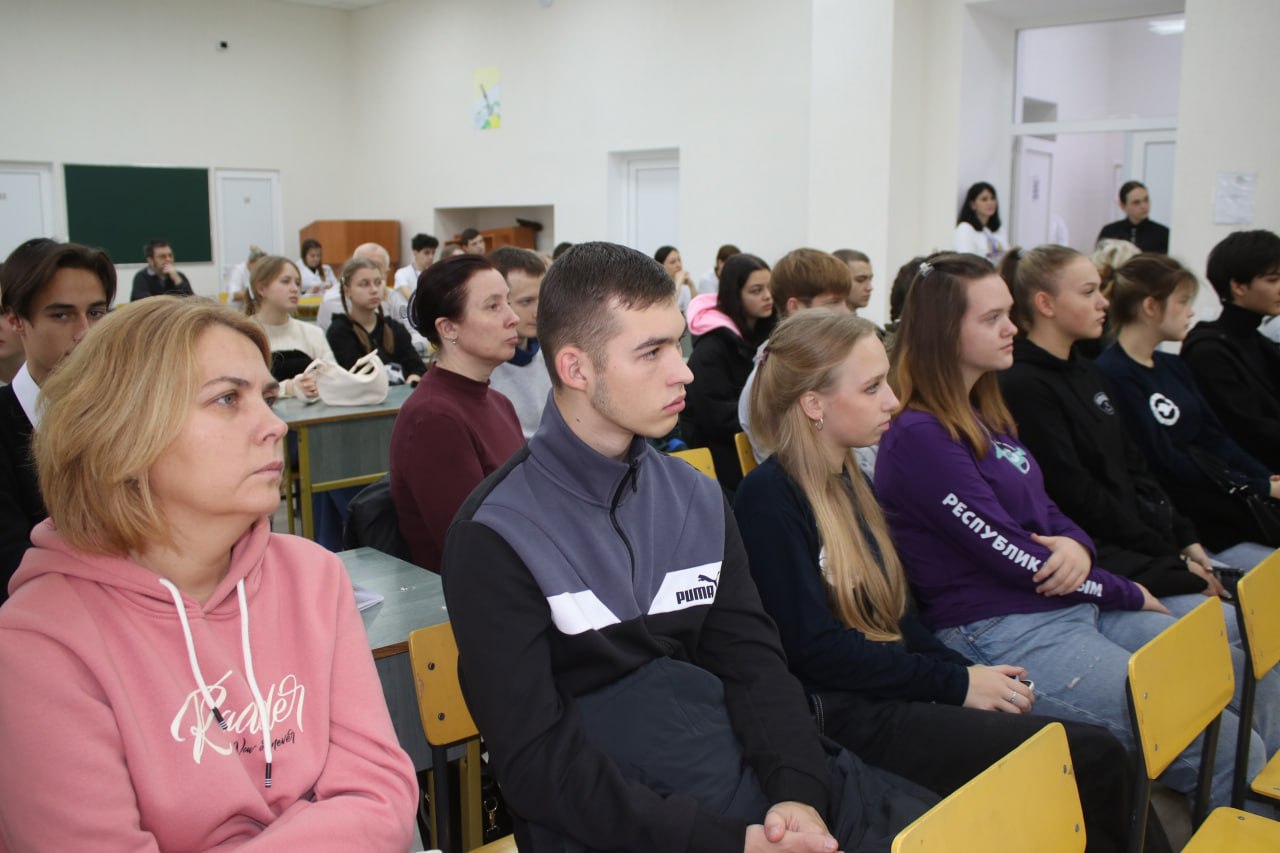 photo_5341311077398473815_y