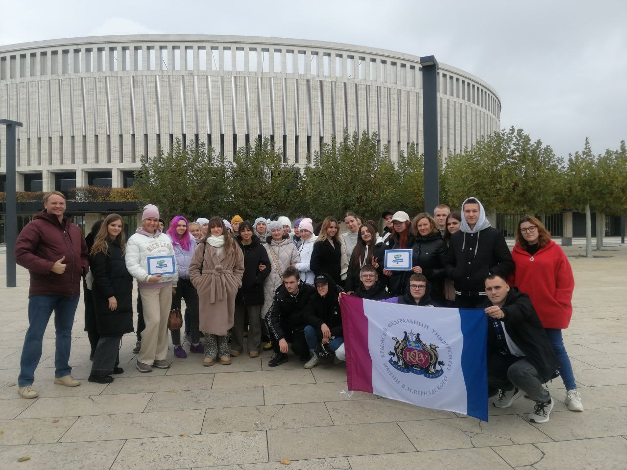 photo_5341311077398474418_y