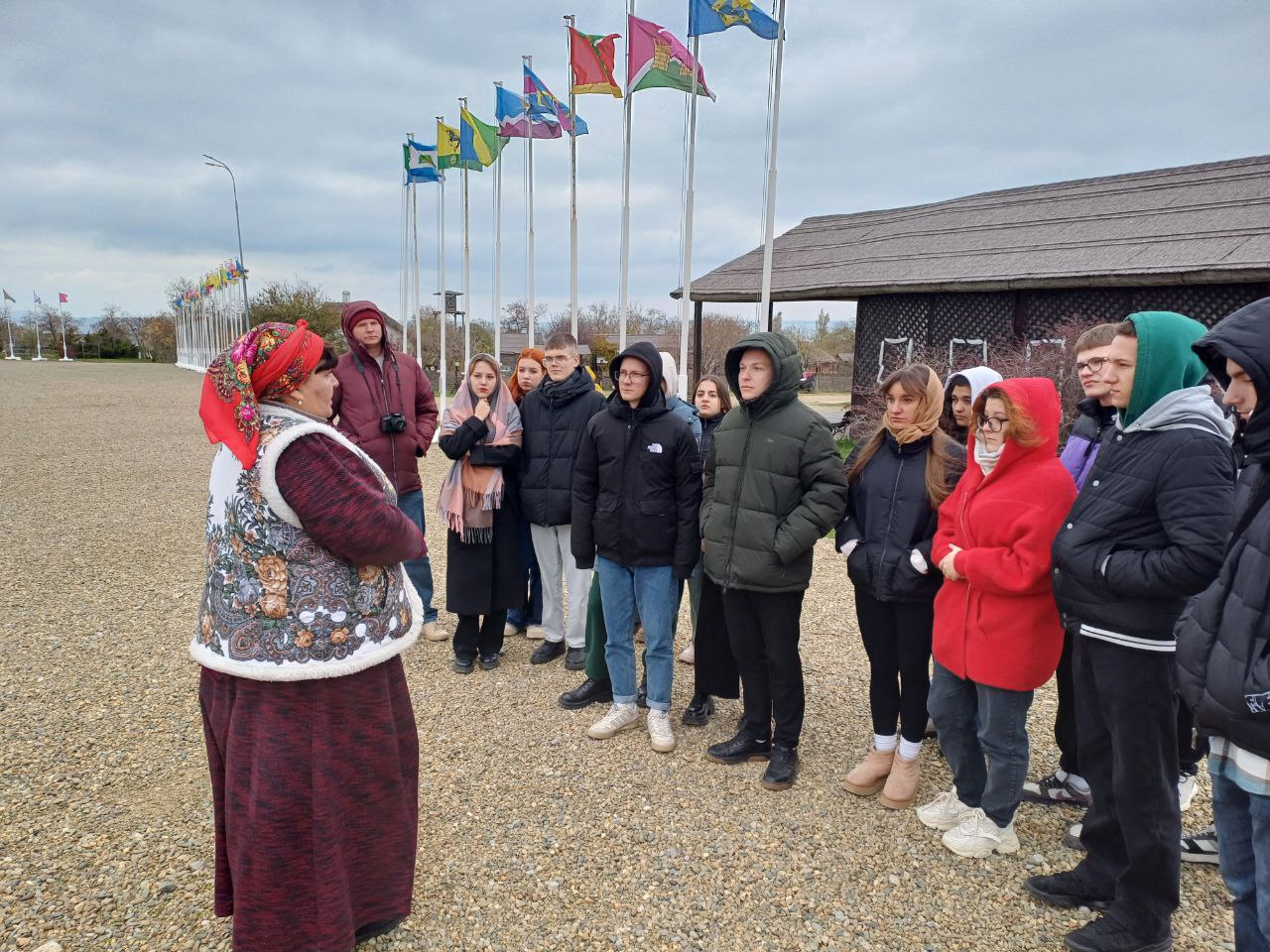 photo_5341311077398474422_y