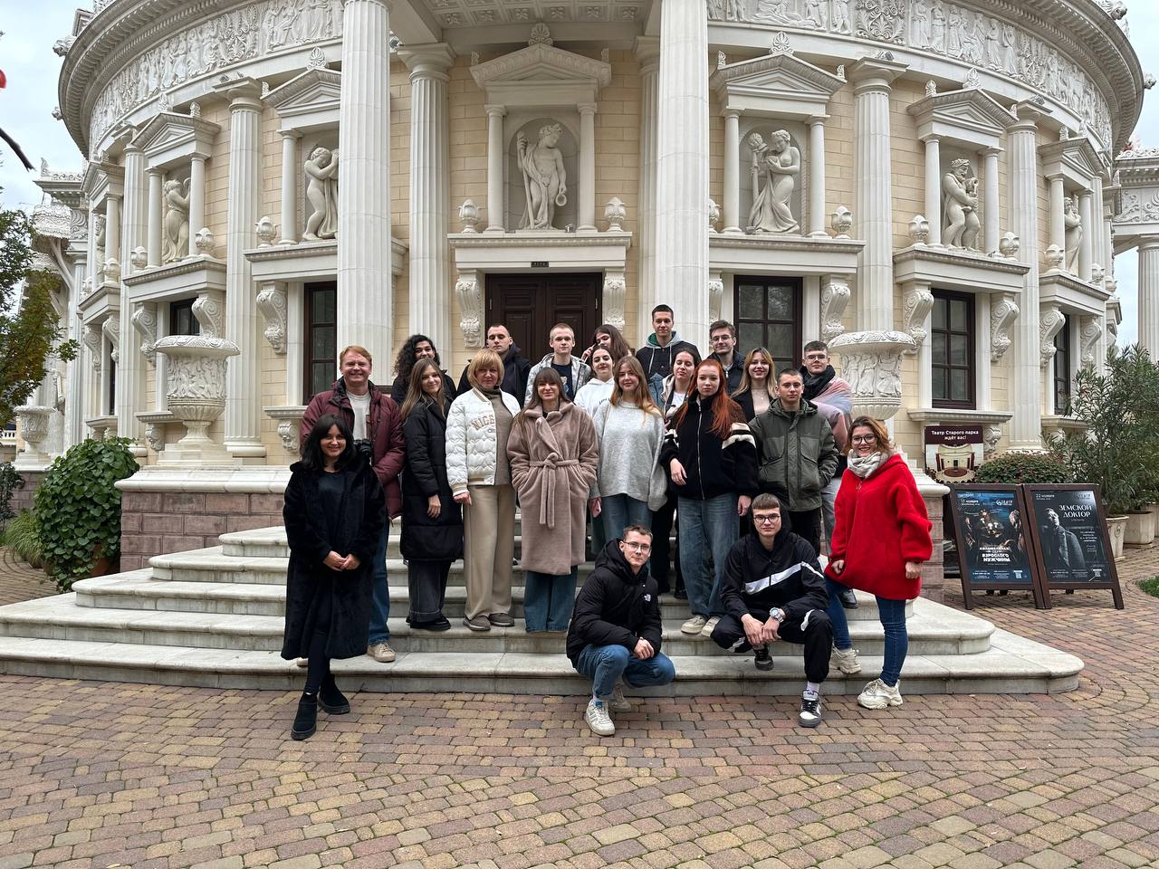 photo_5341311077398474428_y