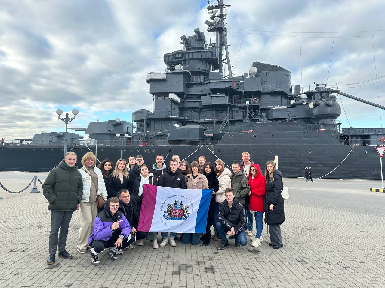 photo_5341311077398474431_y