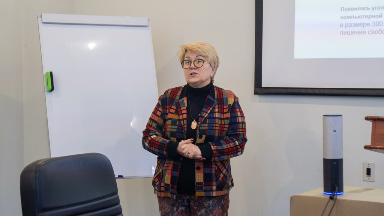 photo_5355302453056235443_y