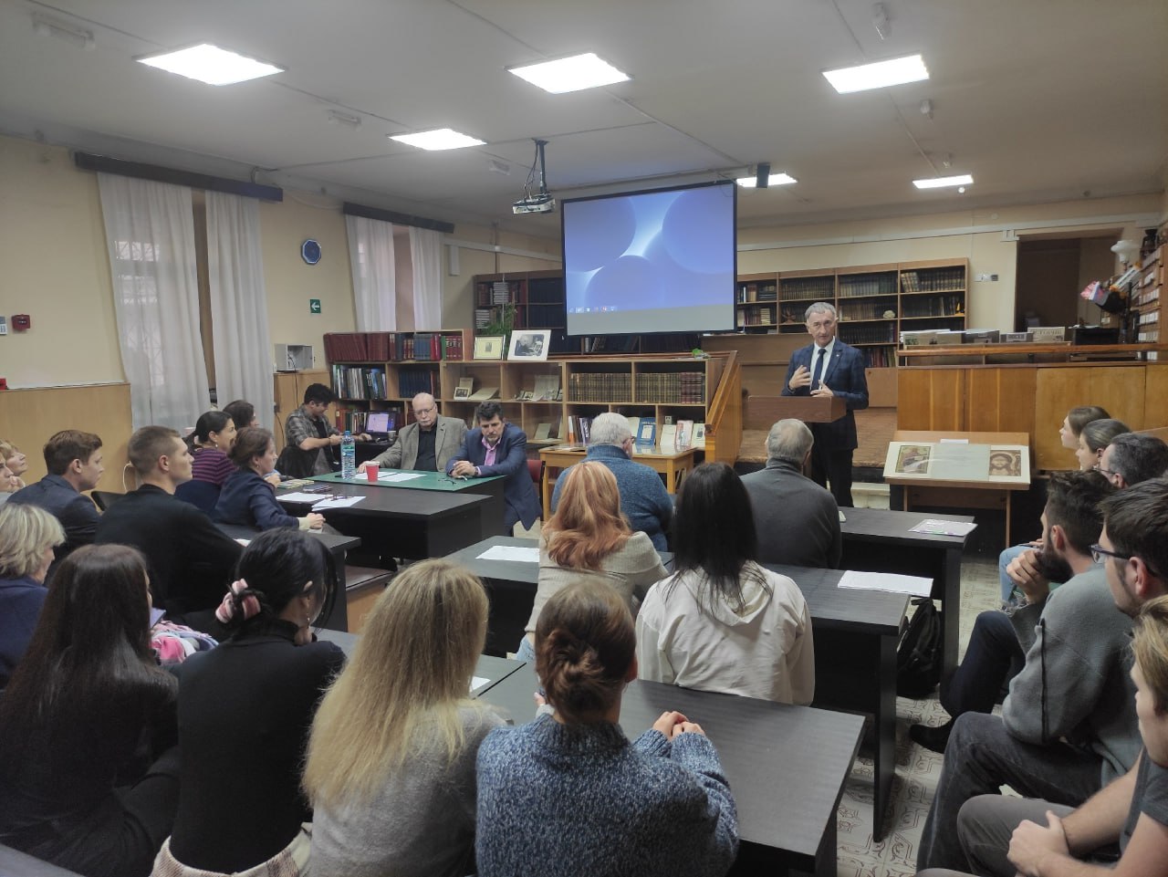 photo_5364020742745874730_y