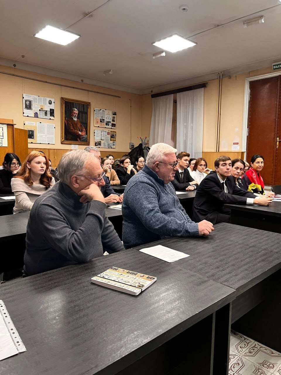 photo_5364020742745874733_y