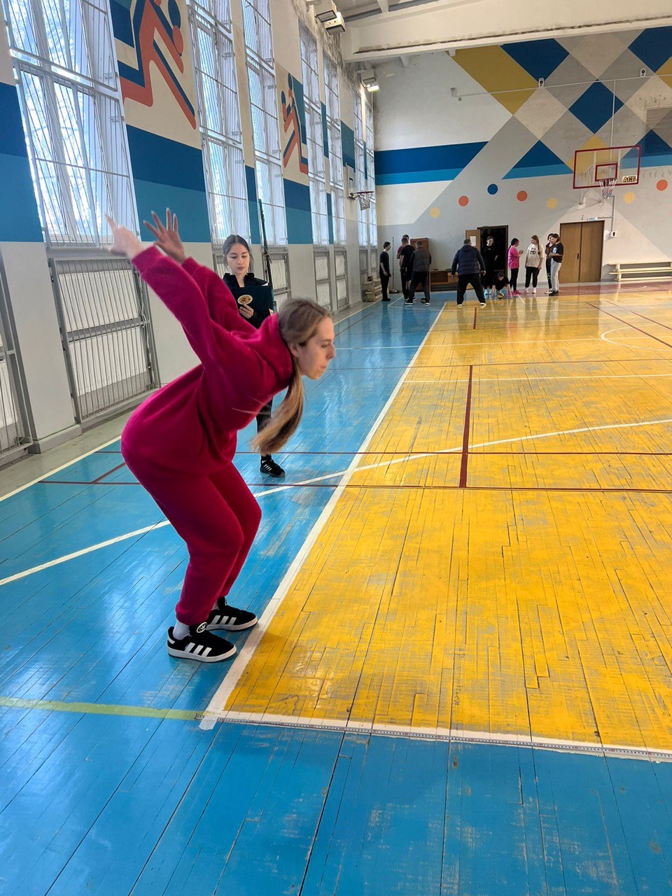 photo_5366442421401019322_y