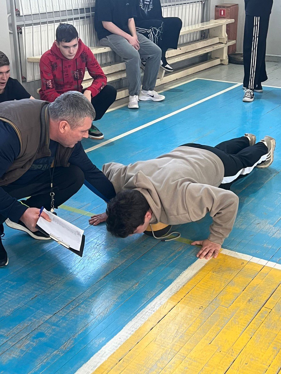 photo_5366442421401019328_y