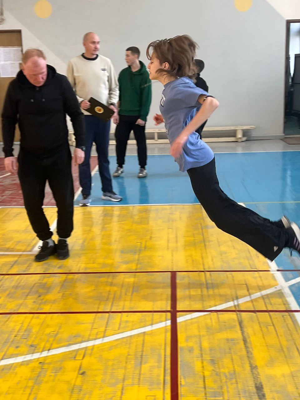 photo_5366442421401019330_y